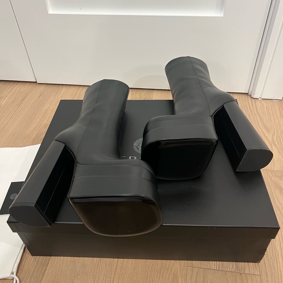 Versace Aevitas Platform Boots size 37 BRAND NEW - Picture 2 of 6